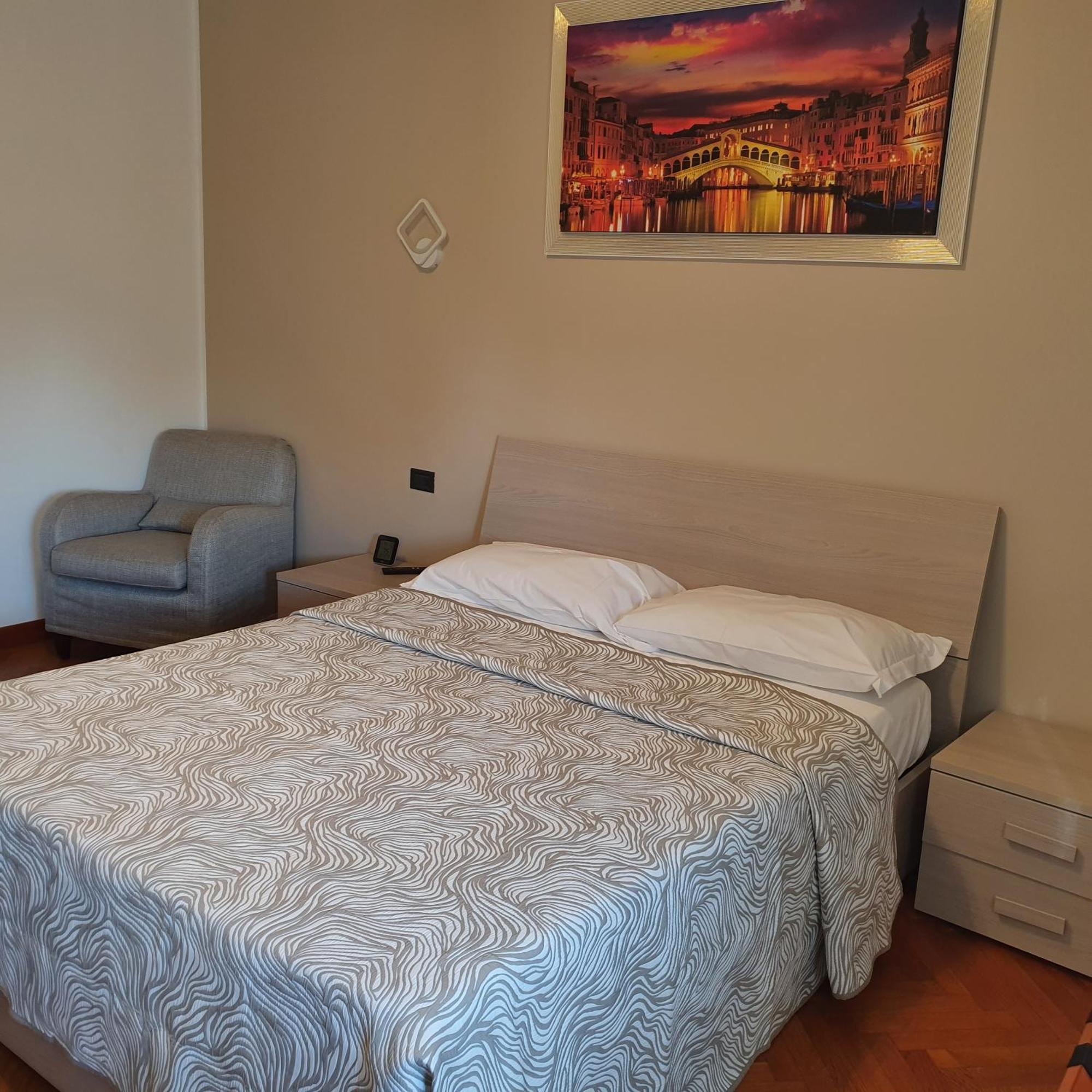 Bed And Breakfast Venice Friends Mestre Room photo